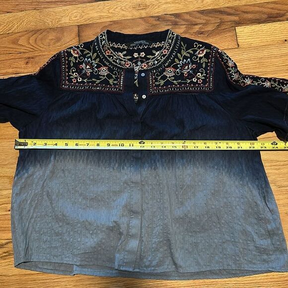ZARA Blue/Grey Ombré Floral Embroidered Cotton Top, Hidden Button Front Sz Large - Picture 11 of 15